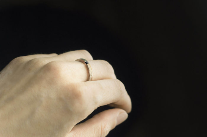 pierścionek mokume gane z czarnym diamentem